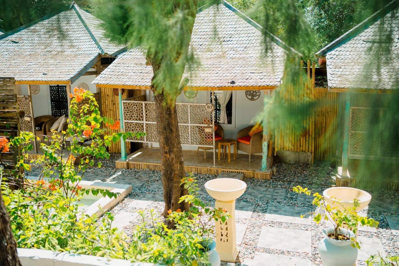 Bungalow Cafe Gili Beachfront غيلي مينو المظهر الخارجي الصورة