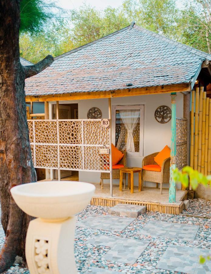 Bungalow Cafe Gili Beachfront غيلي مينو المظهر الخارجي الصورة