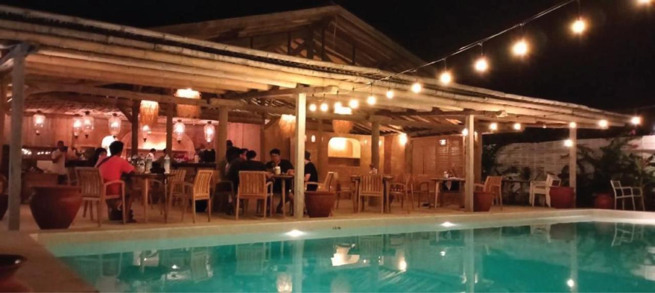 Bungalow Cafe Gili Beachfront غيلي مينو المظهر الخارجي الصورة