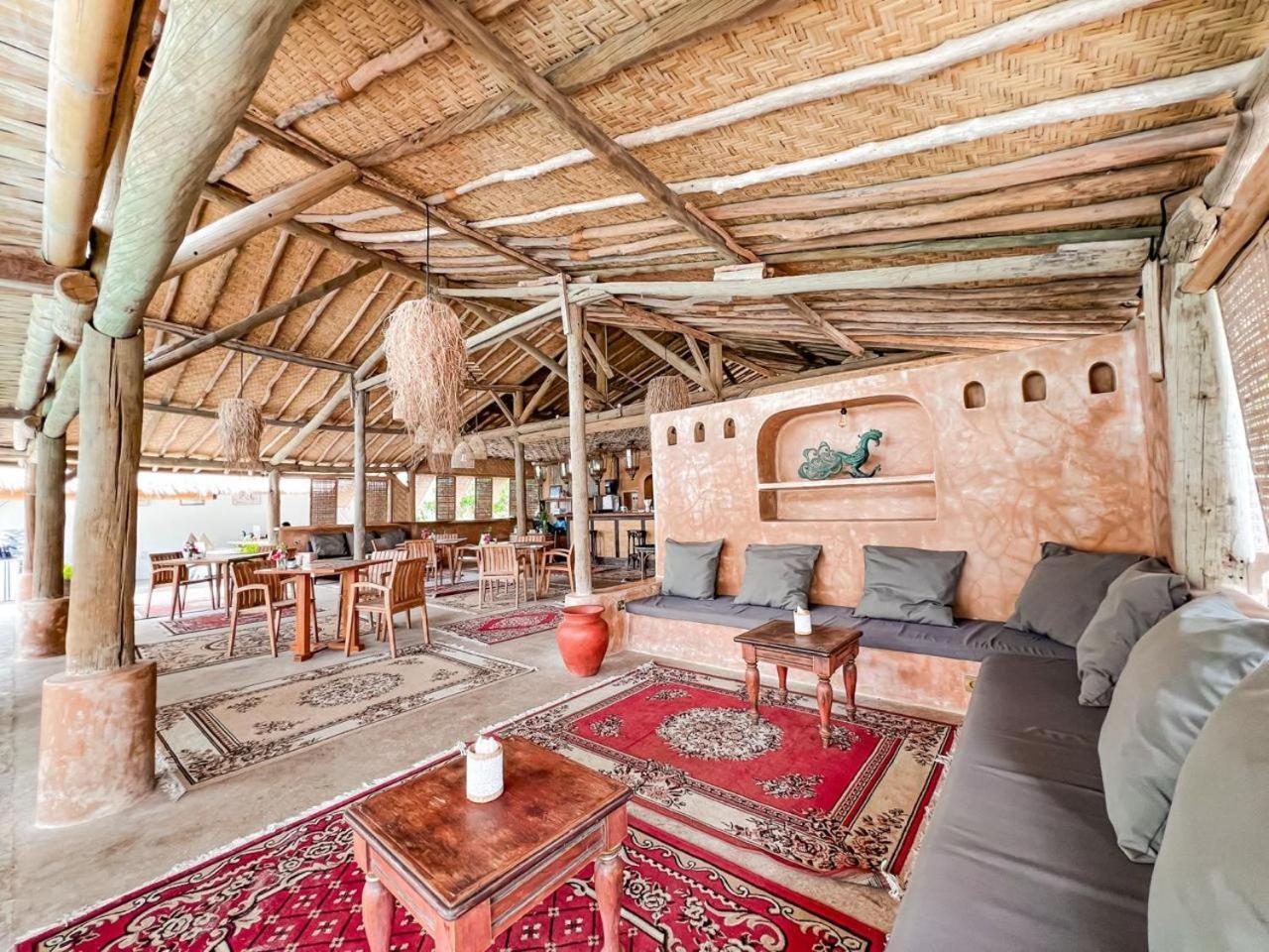 Bungalow Cafe Gili Beachfront غيلي مينو المظهر الخارجي الصورة