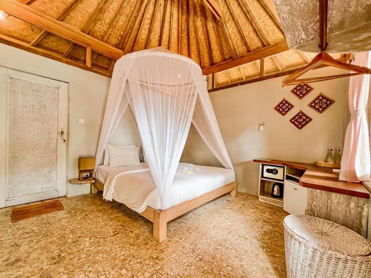 Bungalow Cafe Gili Beachfront غيلي مينو المظهر الخارجي الصورة
