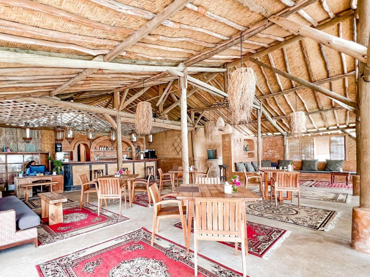 Bungalow Cafe Gili Beachfront غيلي مينو المظهر الخارجي الصورة